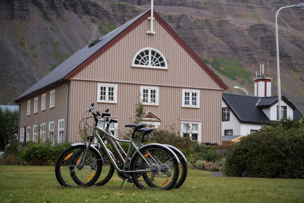 Tangs Lägenhet Ísafjörður Exteriör bild